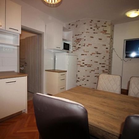 Apartment ZO-NA Povile Buitenkant foto